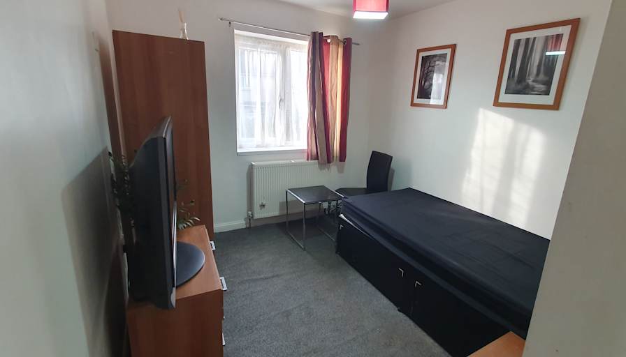 Amjad's room