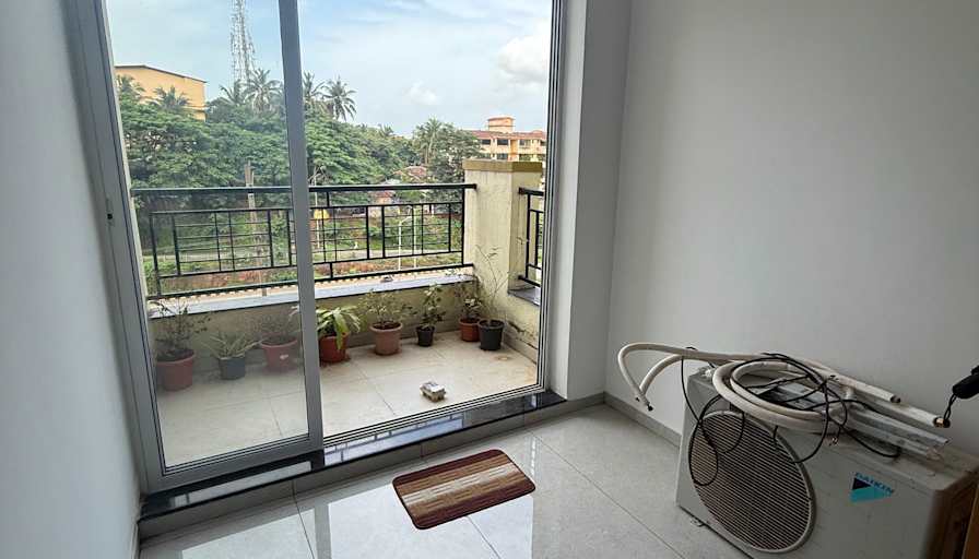 Dheeraj Khadapkar's room