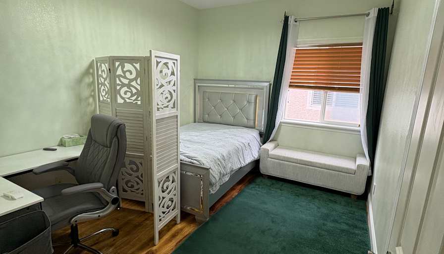 Phondara's room