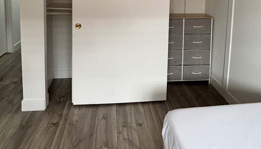 Roz N's room