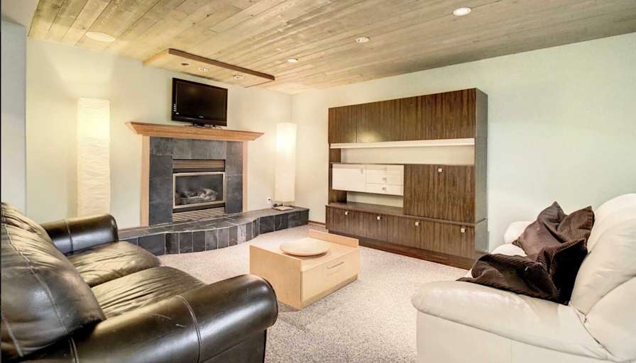 Canmore Room Rental's room