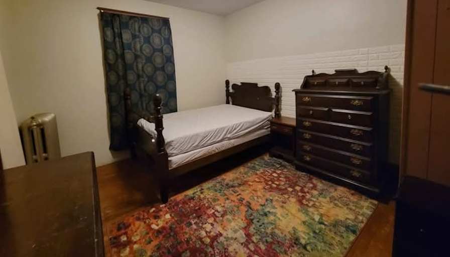 STACEY's room