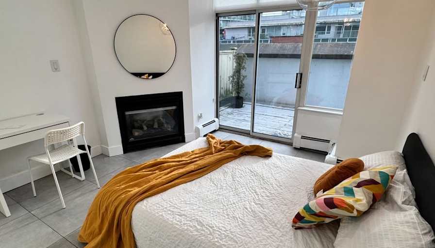 Van House's room