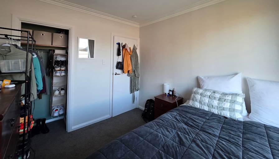 Latham Lockwood's room