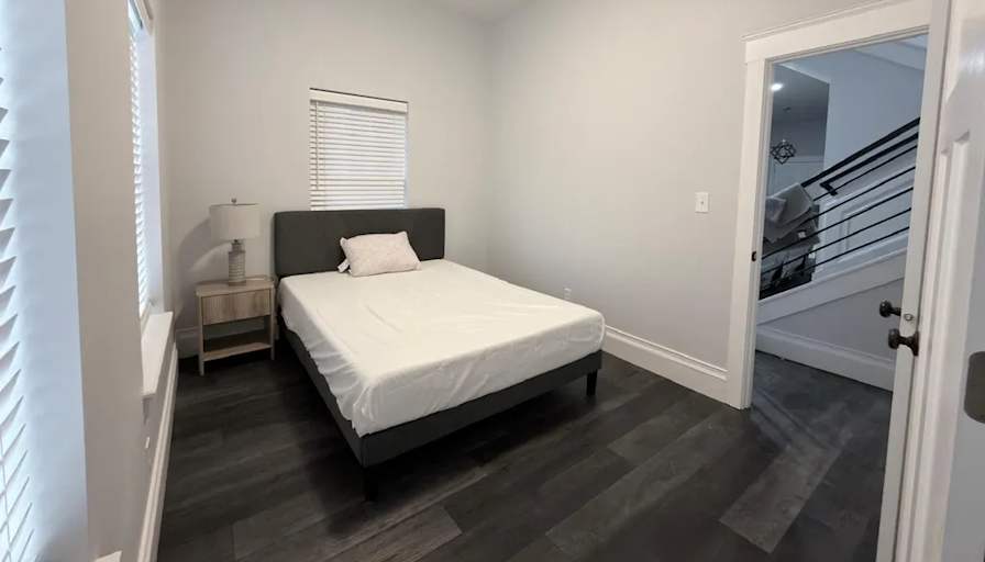 Room Rent's room