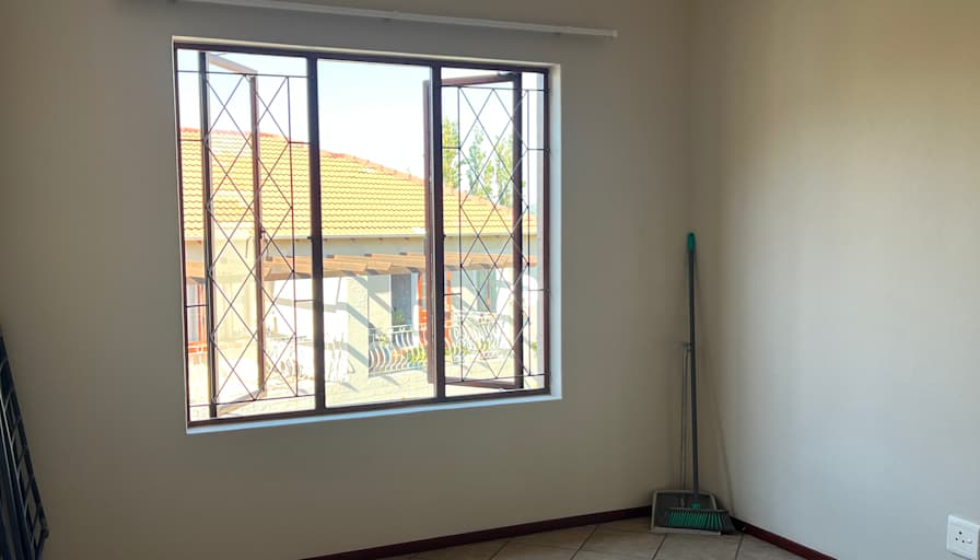 Qhawe's room