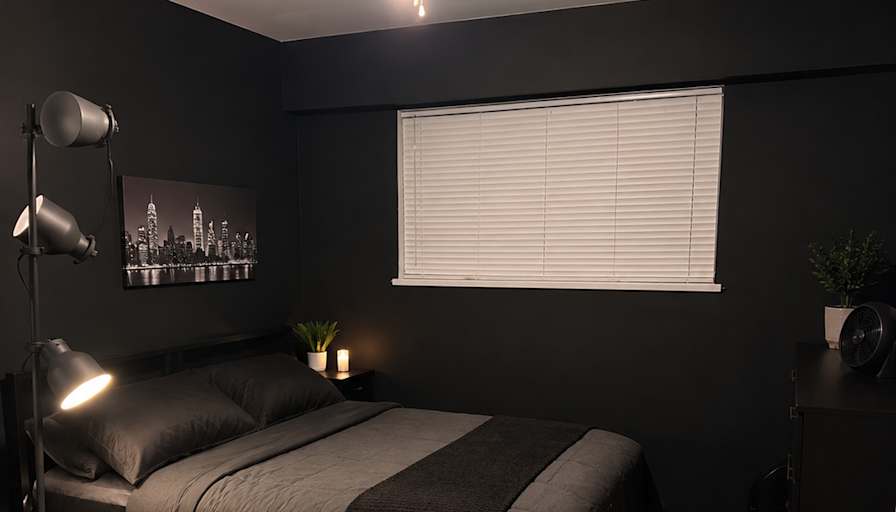 Junior Flores's room