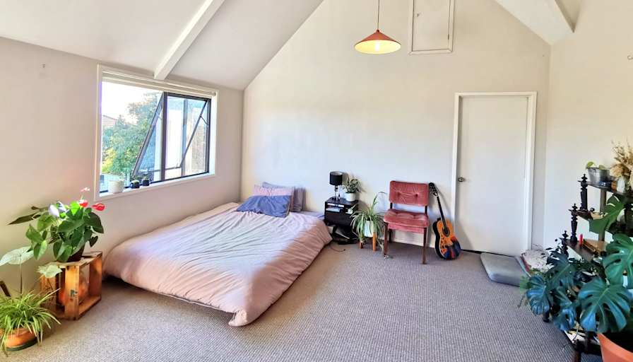 Gal's room