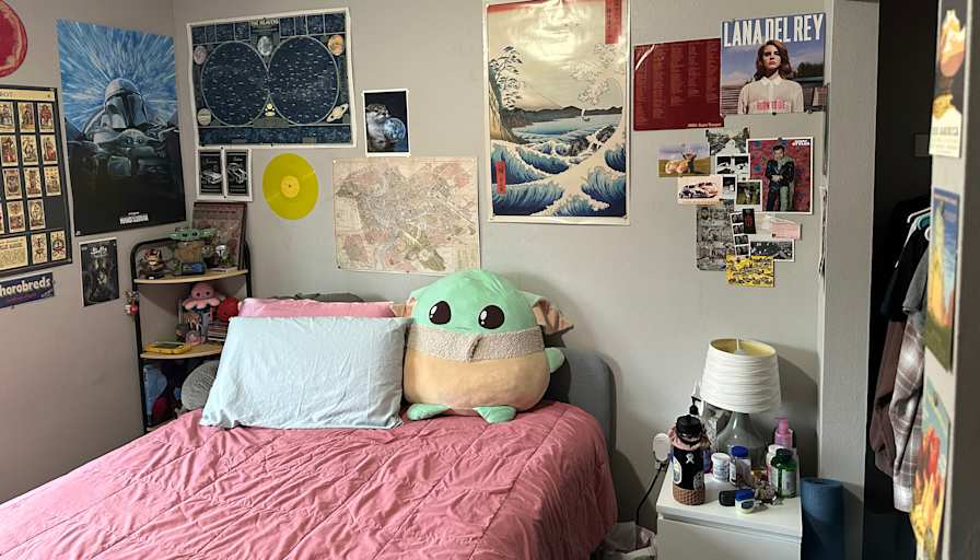 Joselyne A.'s room