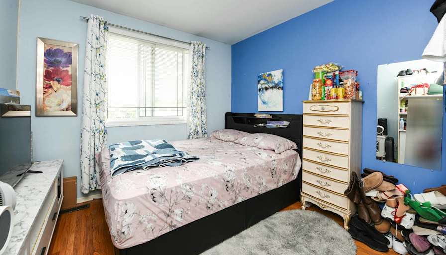 Phil Antonio's room