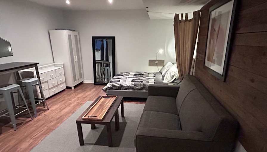 Nick Sarkovski's room