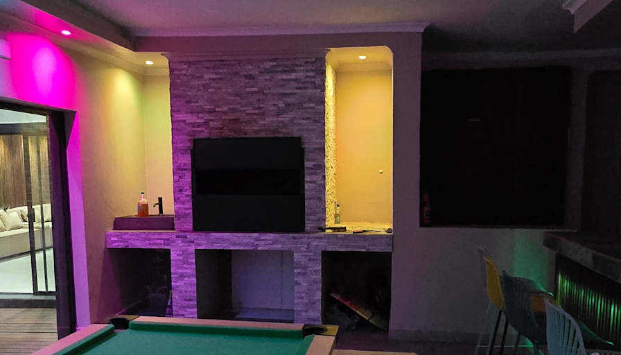Donovan's room