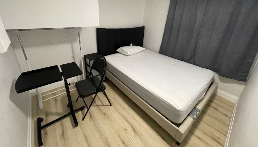 Ziyo's room
