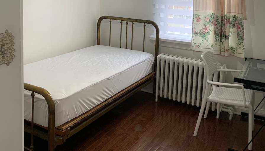 Taj's room