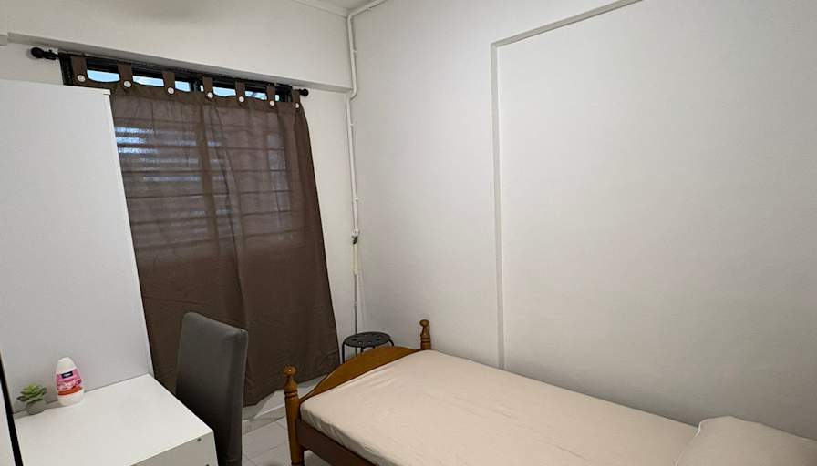 Khai Hung's room