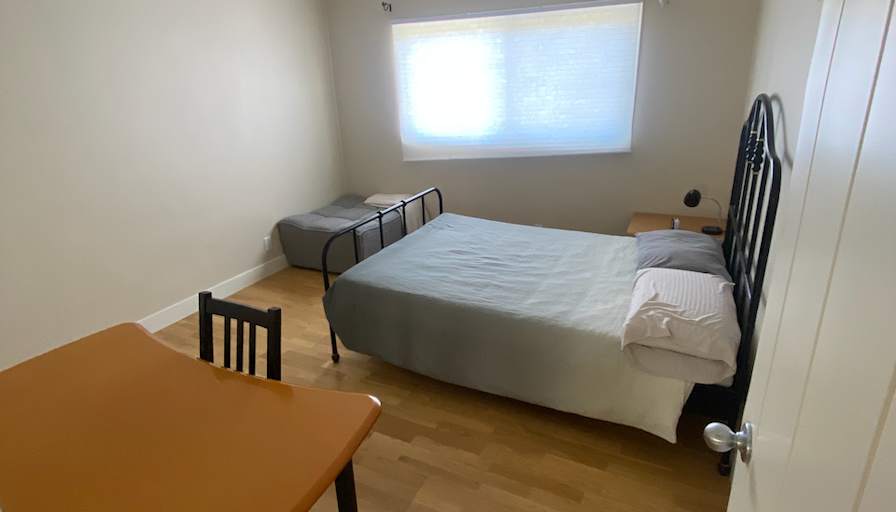 SHY's room