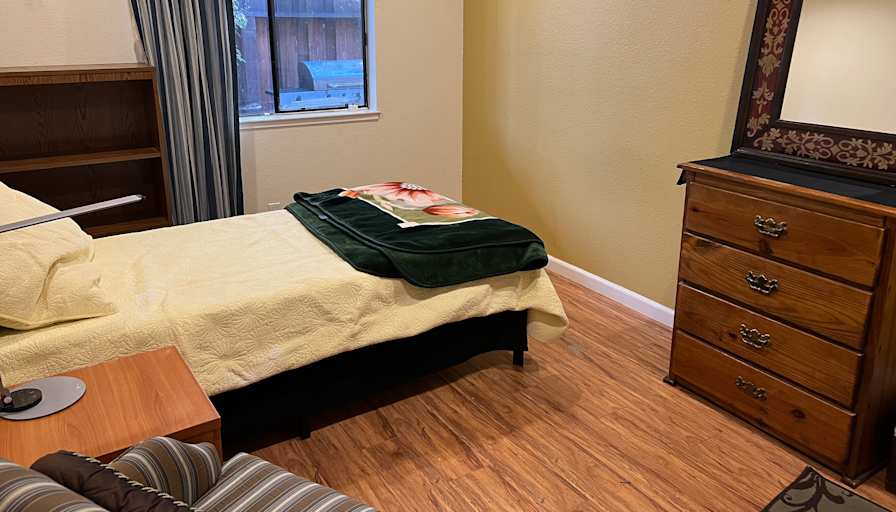 Keian moarefi's room