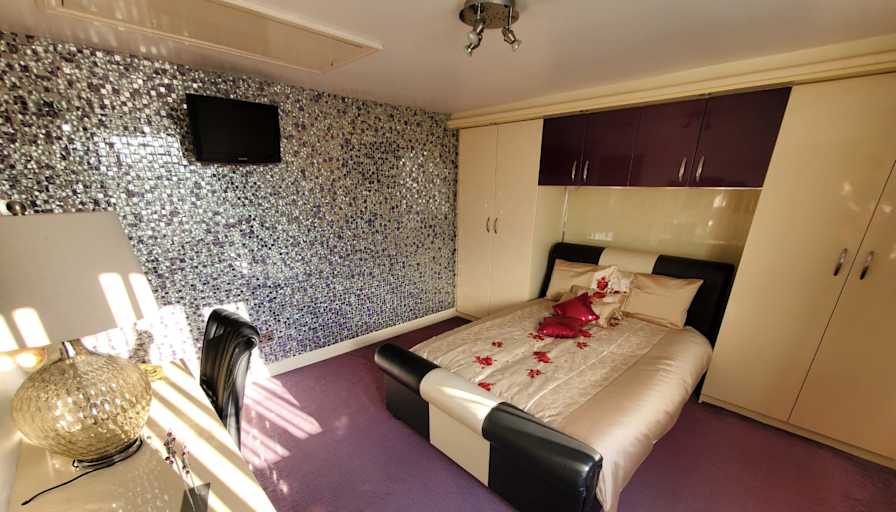 Mahfooz's room