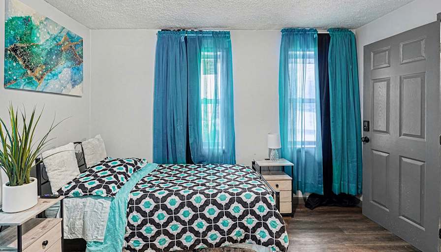 Maurice Thomas Jr's room