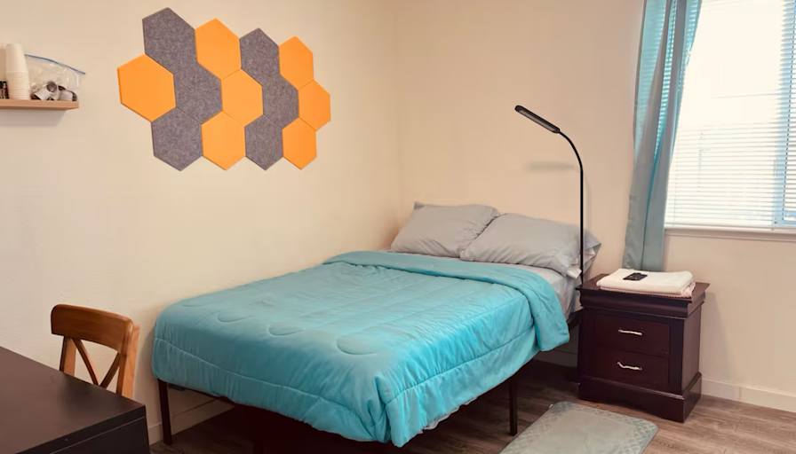 Tan's room