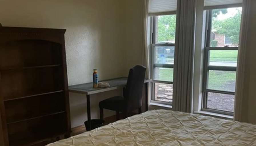 Leona's room