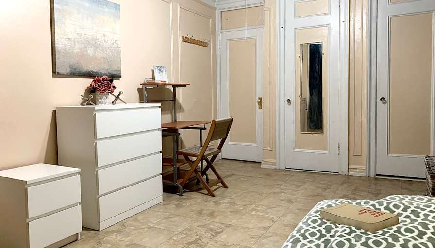 Liz's room