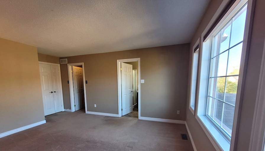 Maxim's room