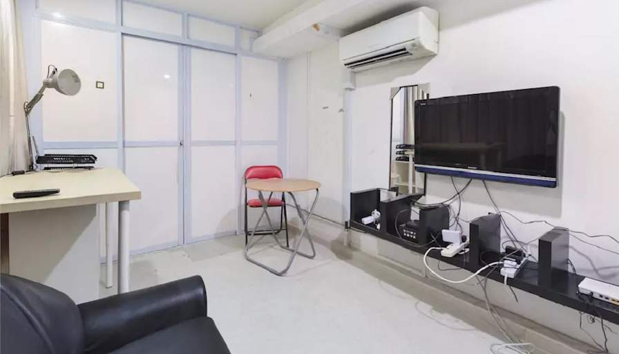 Roomy's room