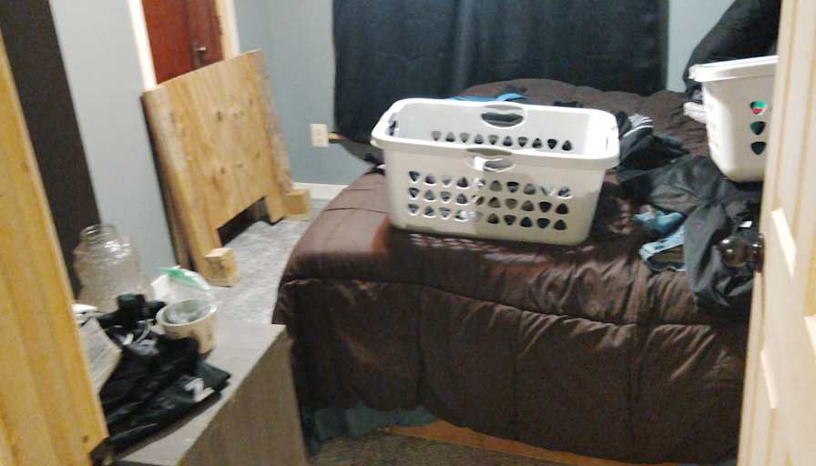Mark Knesebeck's room