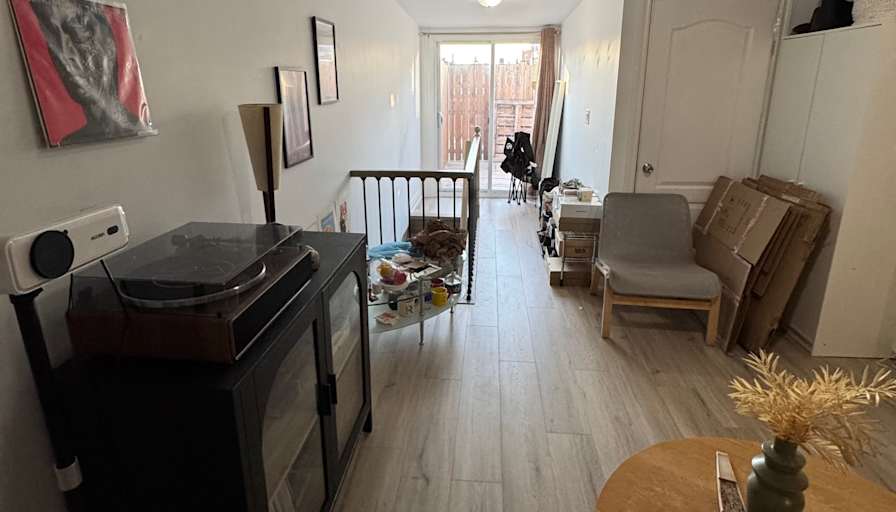Yan's room