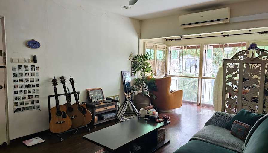 Zaris's room