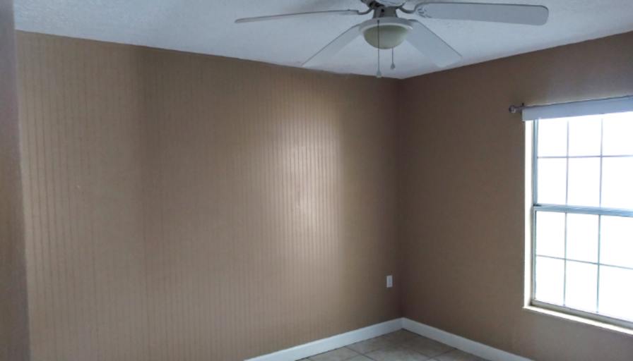 One room available (Utilities included)'s room