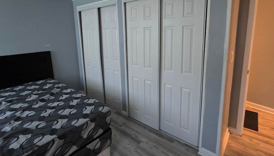 Shakoor's room
