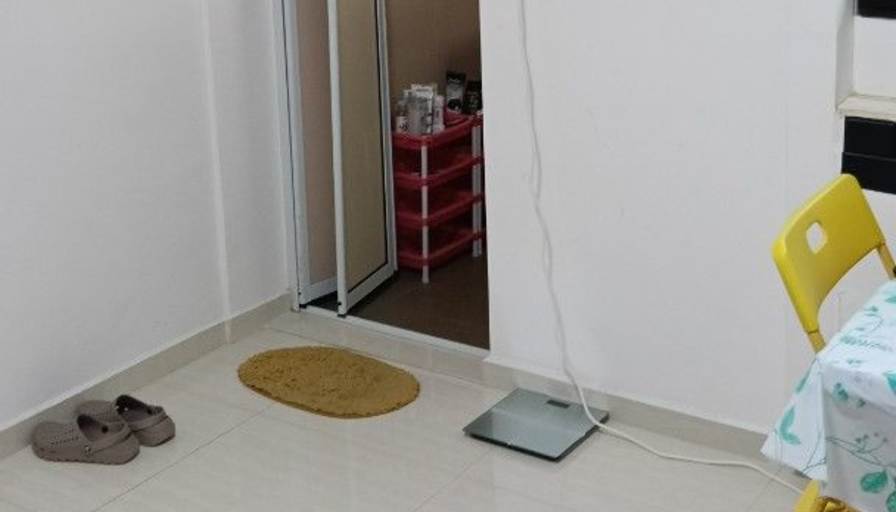 Kelly KOH's room