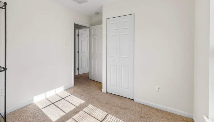 Hsu Latt's room