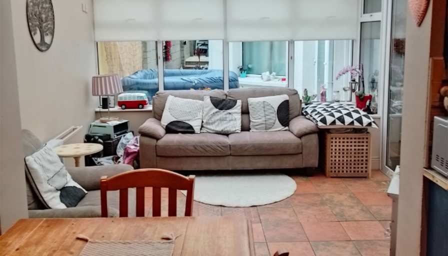 Synthiea Doolan's room