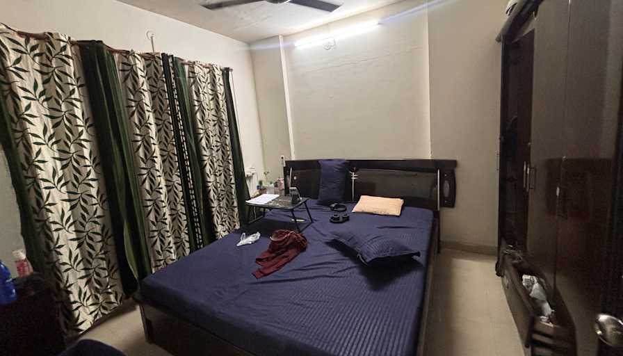 Manav Shinde's room
