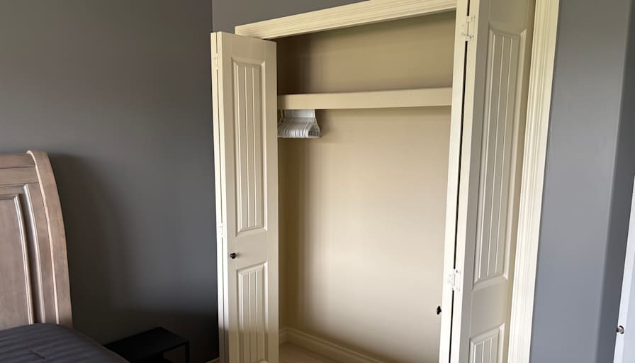 Tom's room