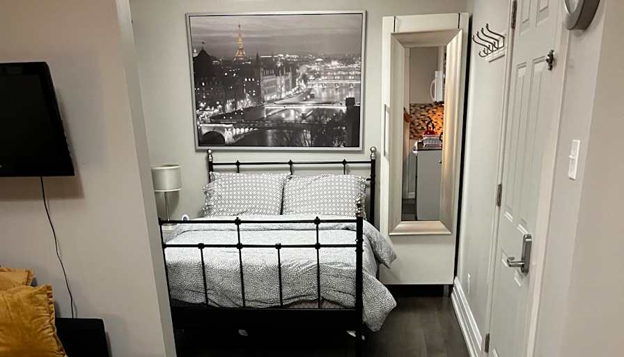 Nick Sarkovski's room
