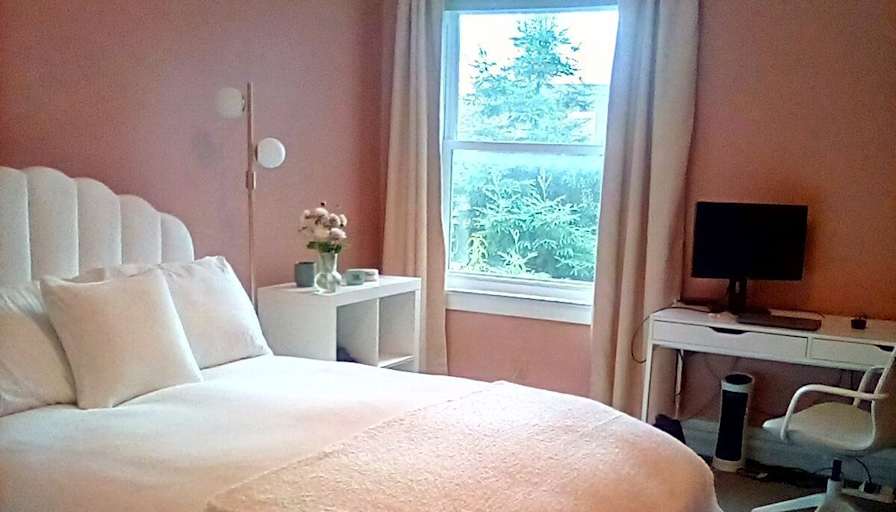 Elle's room