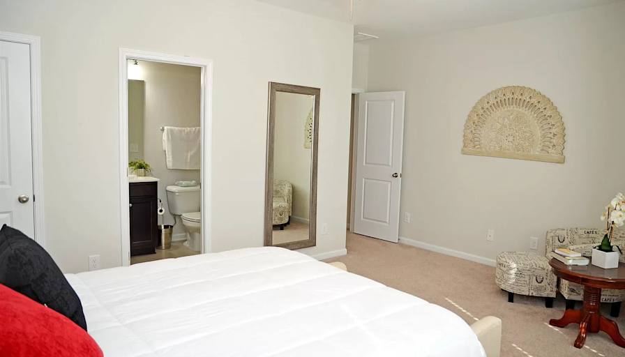 Aaron Chen's room