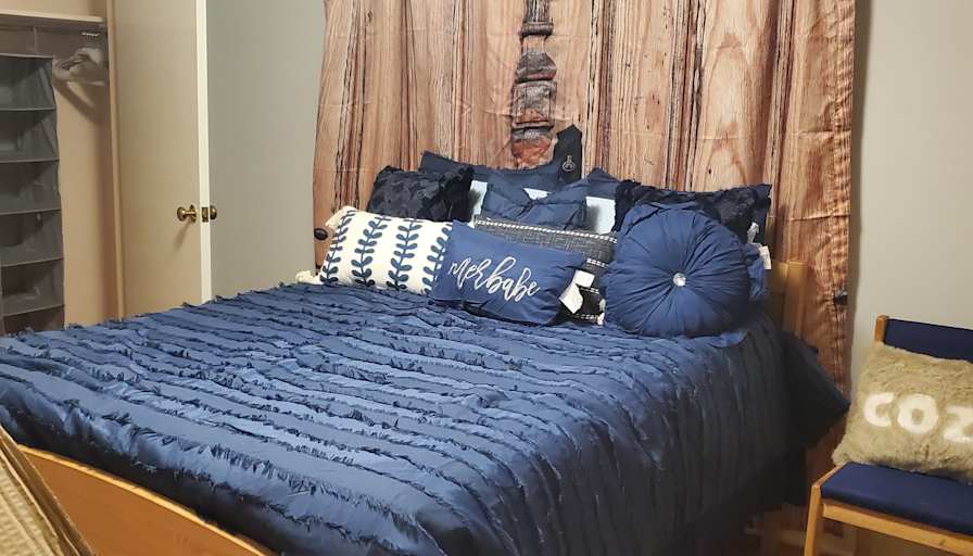 Zee's room