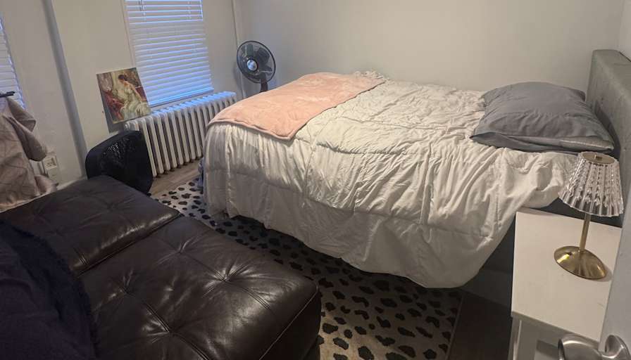 Alexandra Loftus's room