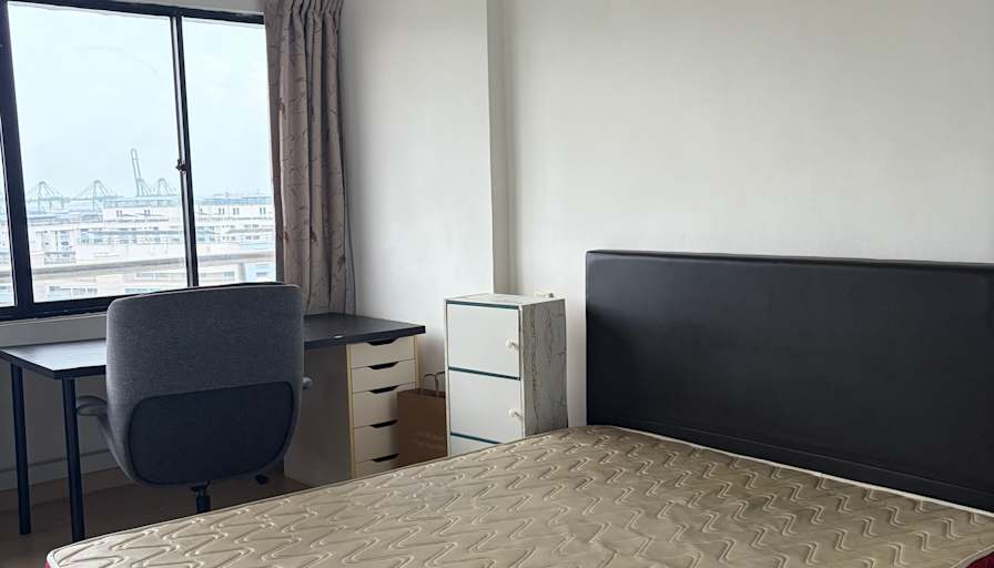 Noémie's room