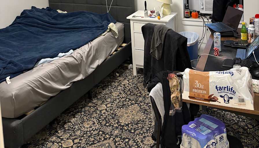George Sheng's room