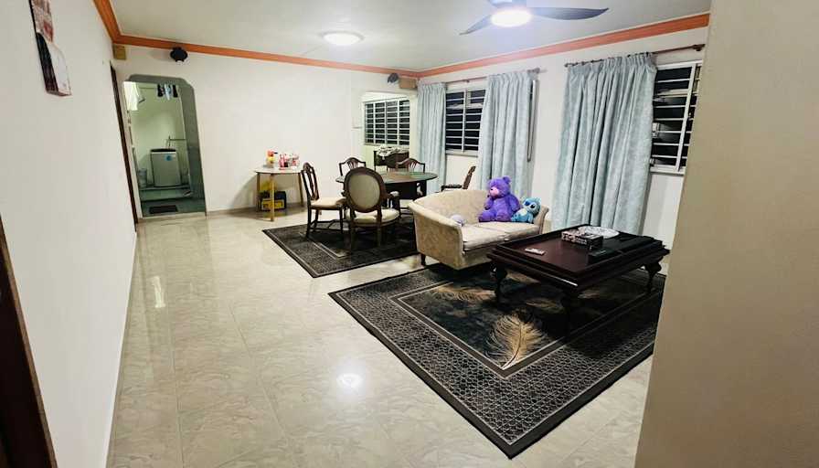 Shidah's room