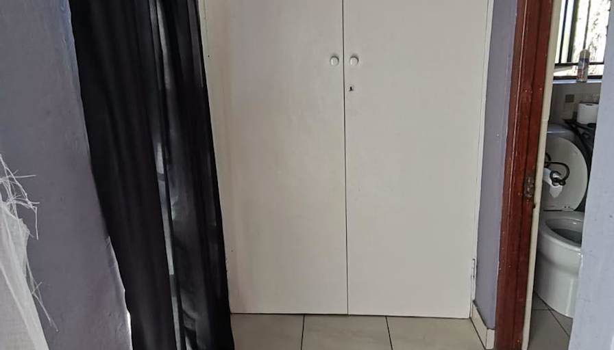 Phindy's room