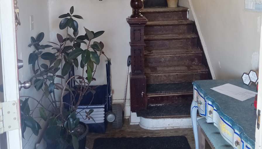 Rainbow Rooms's room