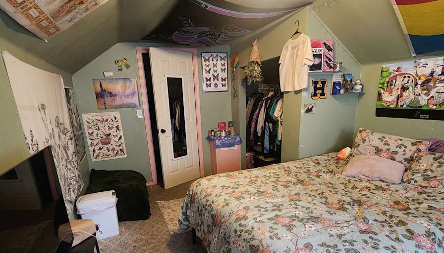 Yesi's room