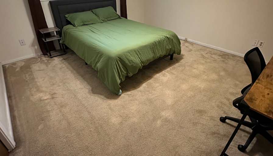 Lambert Guo's room